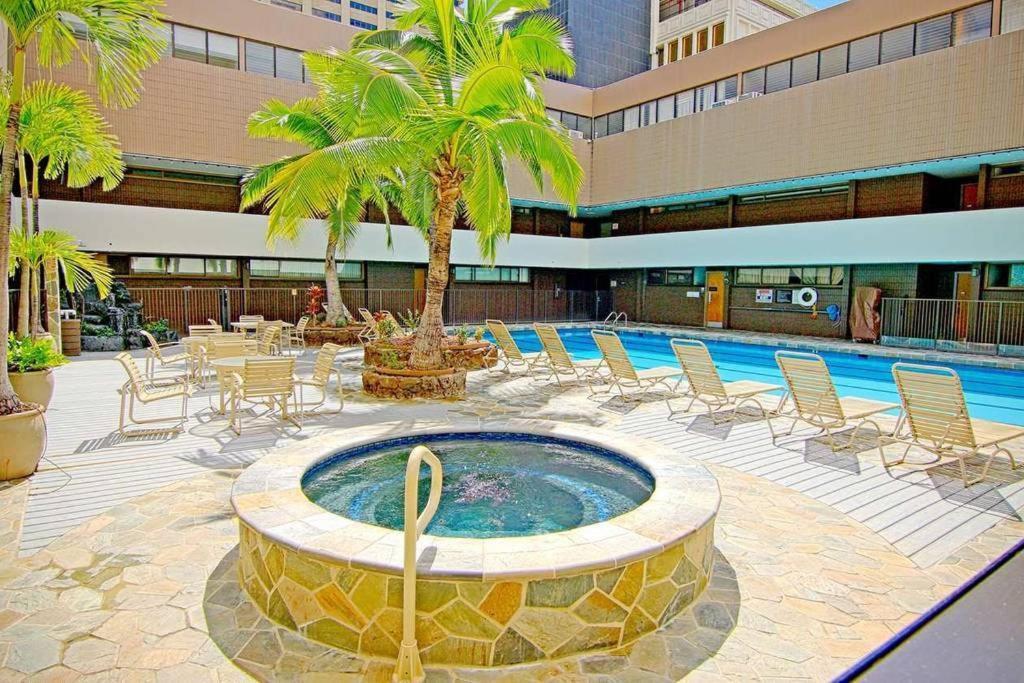 Luxury Executive Hotel Downtown Free Parking Honolulu Exterior photo