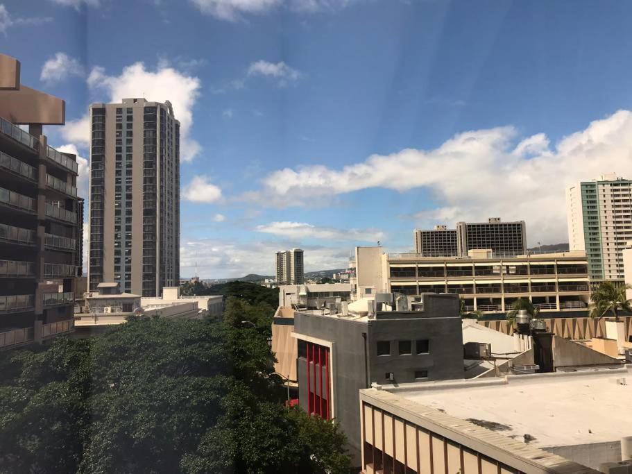 Luxury Executive Hotel Downtown Free Parking Honolulu Exterior photo